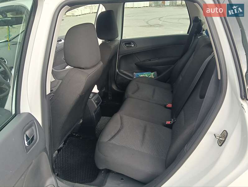 Универсал Peugeot 308 2011 в Днепре