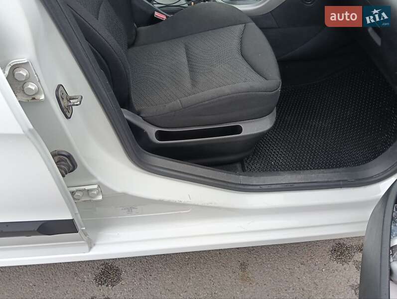 Универсал Peugeot 308 2011 в Днепре