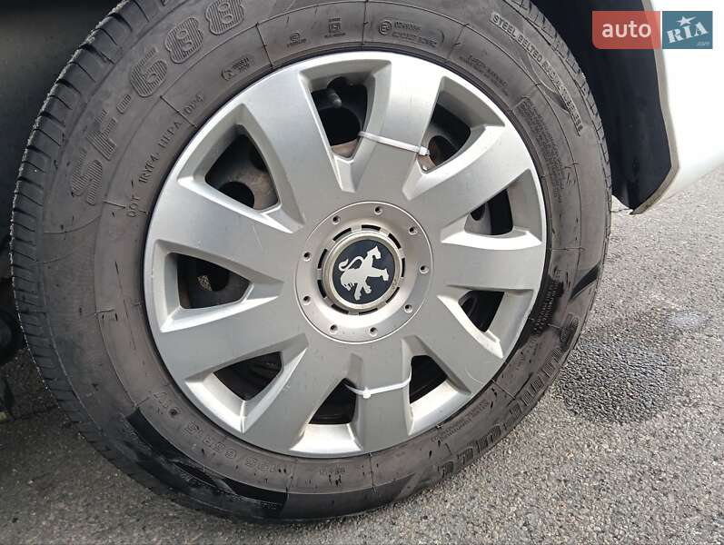 Универсал Peugeot 308 2011 в Днепре