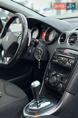 Хэтчбек Peugeot 308 2013 в 