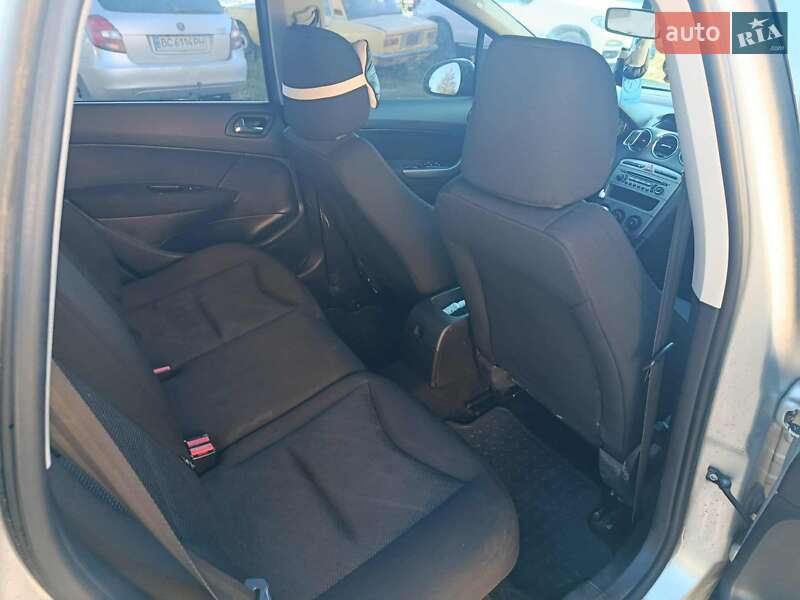 Универсал Peugeot 308 2011 в Новояворовске