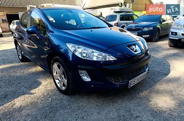 Хетчбек Peugeot 308 2008 в Чернівцях