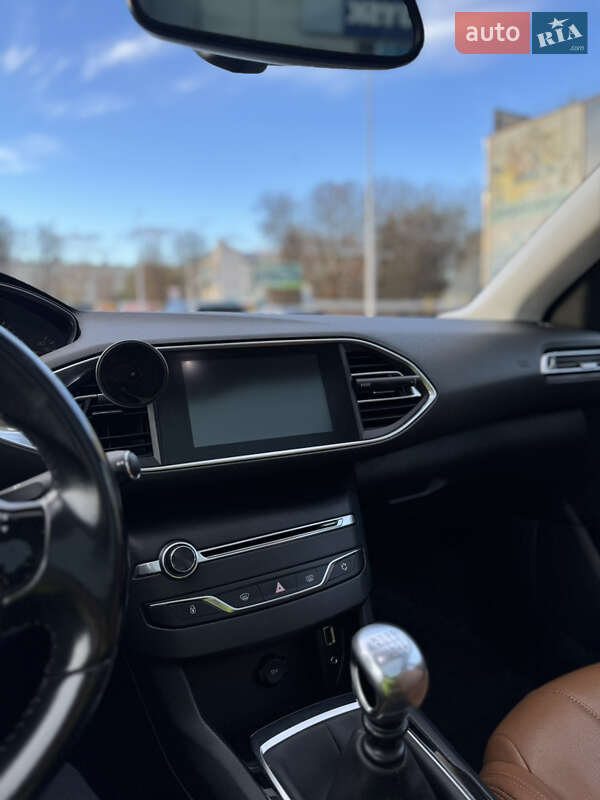 Универсал Peugeot 308 2015 в Черкассах
