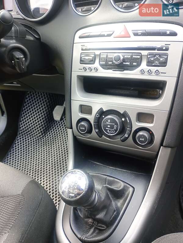 Универсал Peugeot 308 2011 в Новояворовске фото 17 Универсал Peugeot 308 2011 в Новояворовске