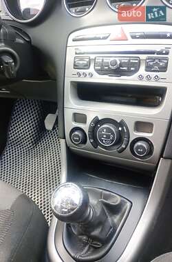 Универсал Peugeot 308 2011 в 