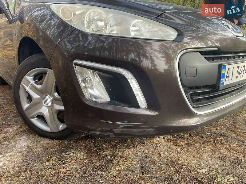 Хэтчбек Peugeot 308 2012 в Киеве