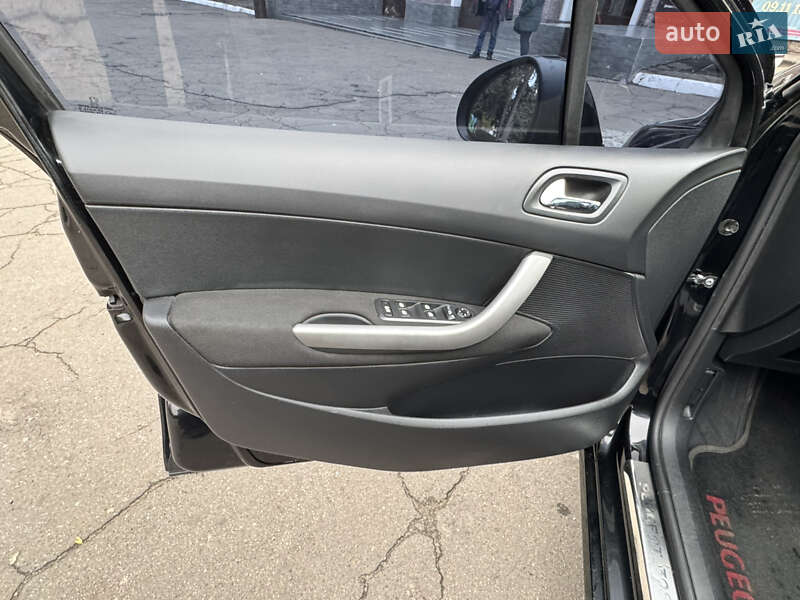 Хетчбек Peugeot 308 2012 в Кам'янському