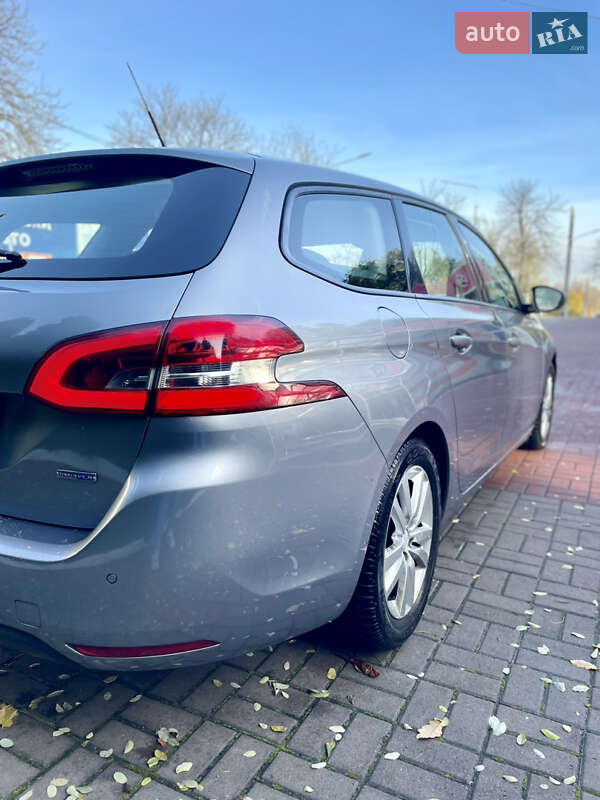 Универсал Peugeot 308 2015 в Киеве фото 14 Универсал Peugeot 308 2015 в Киеве