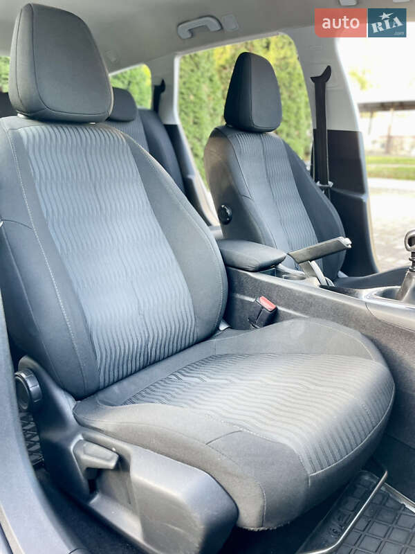 Универсал Peugeot 308 2015 в Киеве фото 30 Универсал Peugeot 308 2015 в Киеве