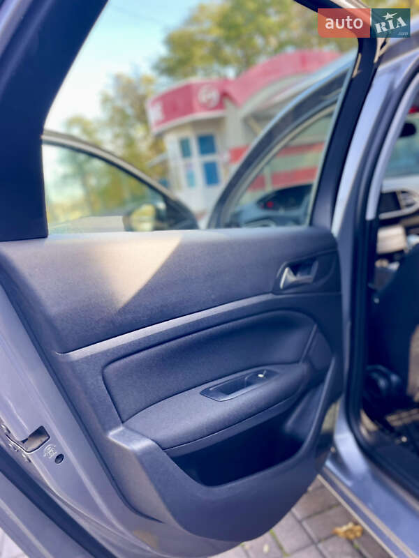 Универсал Peugeot 308 2015 в Киеве фото 39 Универсал Peugeot 308 2015 в Киеве