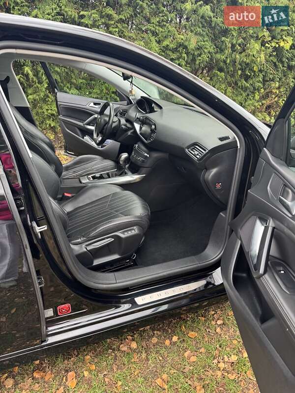 Хэтчбек Peugeot 308 2014 в Львове