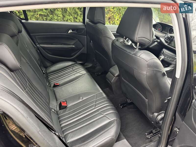 Хэтчбек Peugeot 308 2014 в Львове