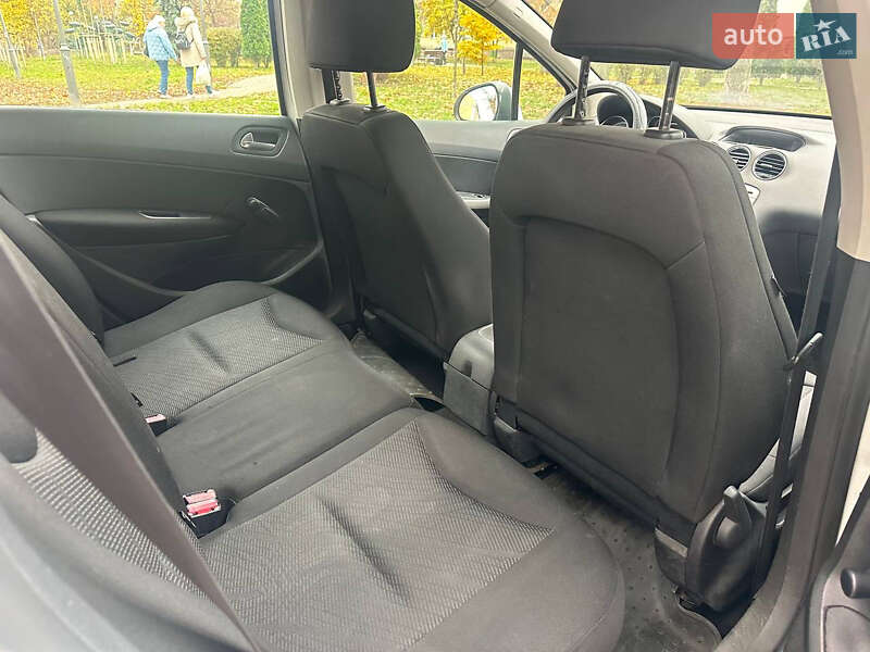 Универсал Peugeot 308 2011 в Киеве