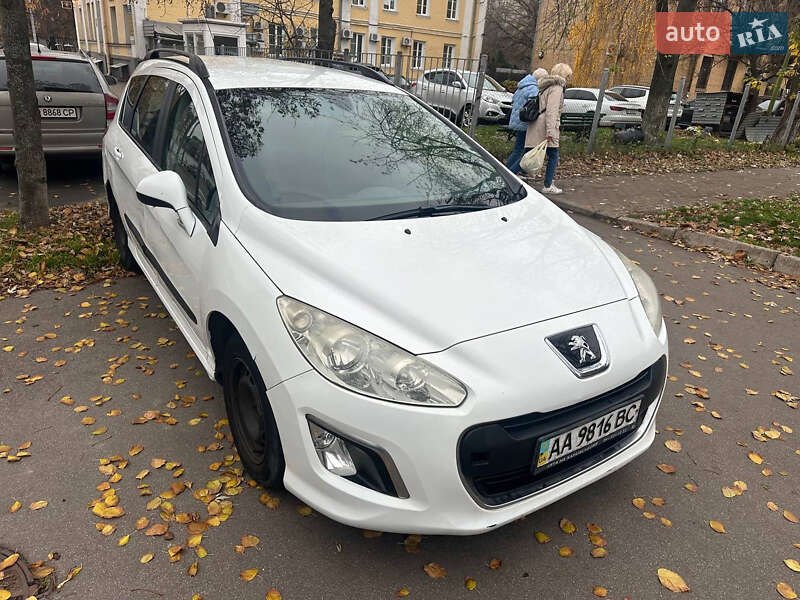Универсал Peugeot 308 2011 в Киеве