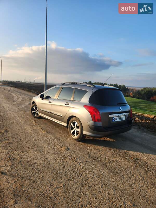 Універсал Peugeot 308 2010 в Рівному