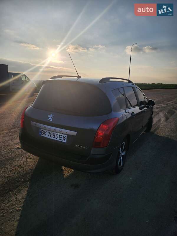 Універсал Peugeot 308 2010 в Рівному