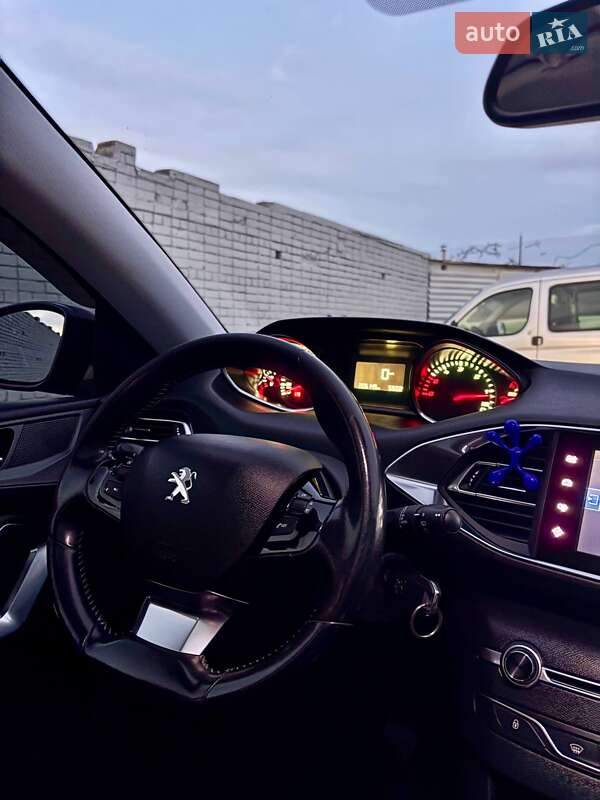 Универсал Peugeot 308 2015 в Днепре