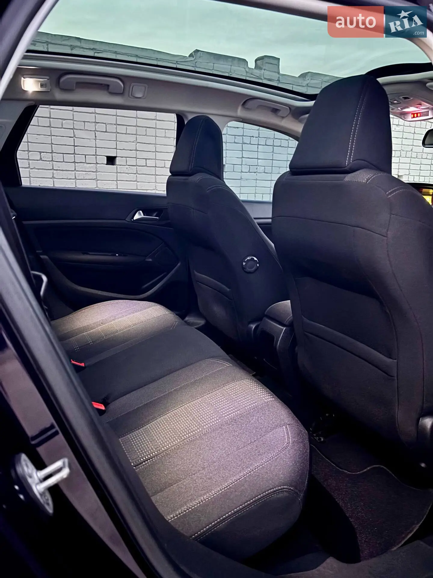 2015 Peugeot 308 - мініатюра 18