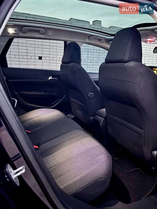 Универсал Peugeot 308 2015 в Днепре