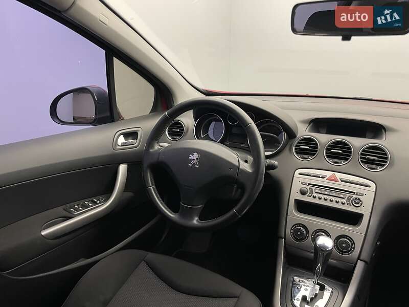Хэтчбек Peugeot 308 2011 в Киеве