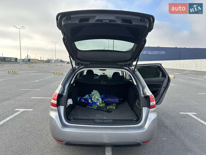 Универсал Peugeot 308 2016 в Львове
