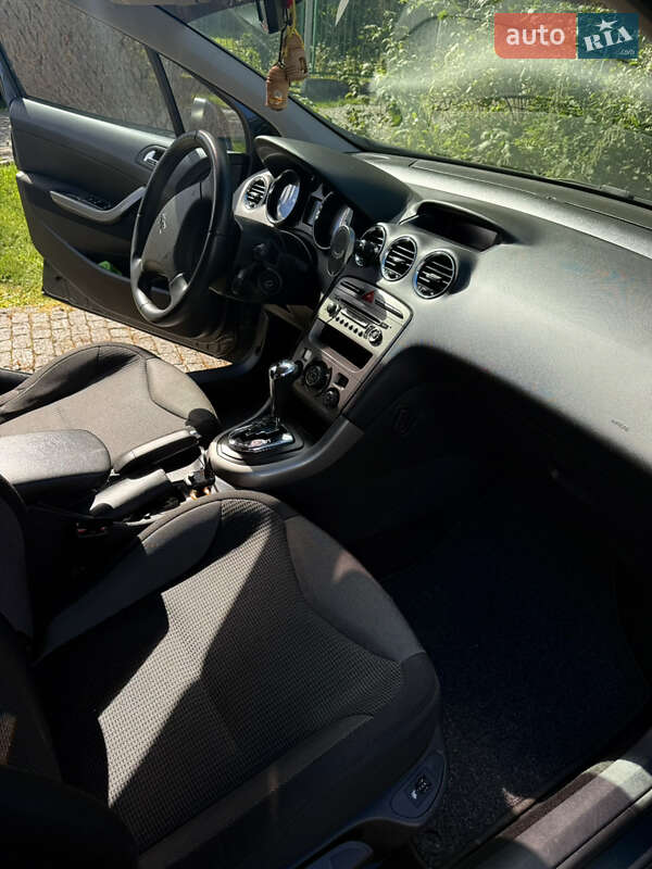 Хетчбек Peugeot 308 2008 в Великому Березному