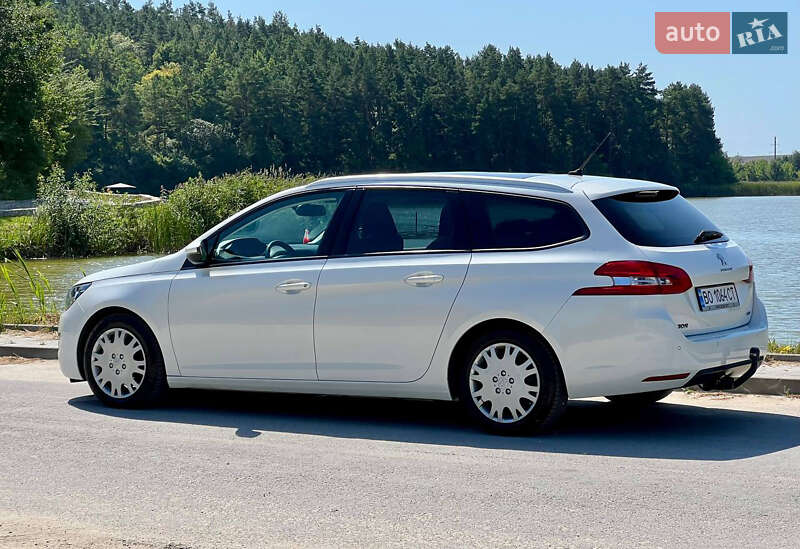 Универсал Peugeot 308 2015 в Шумске