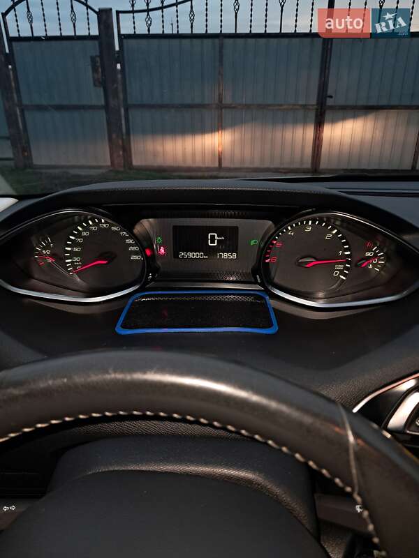 Универсал Peugeot 308 2014 в Дубно