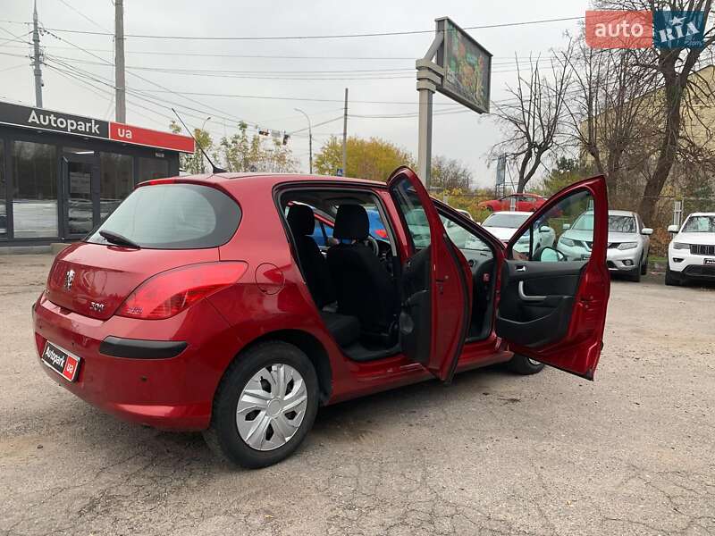 Хэтчбек Peugeot 308 2010 в Виннице