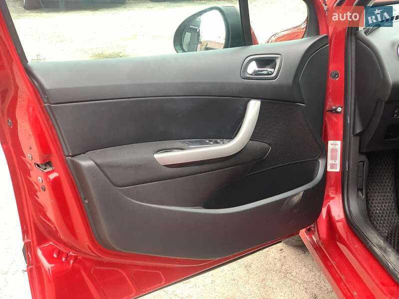 Хэтчбек Peugeot 308 2010 в Виннице