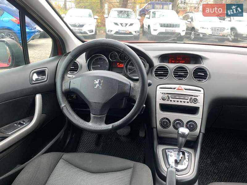 Хэтчбек Peugeot 308 2010 в Виннице