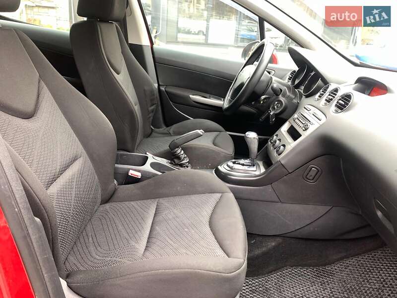 Хэтчбек Peugeot 308 2010 в Виннице