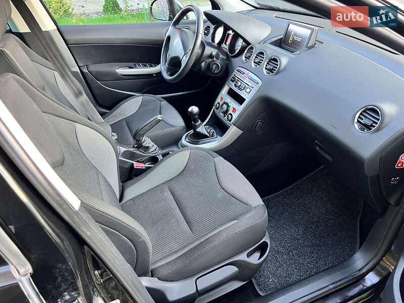 Универсал Peugeot 308 2013 в Луцке