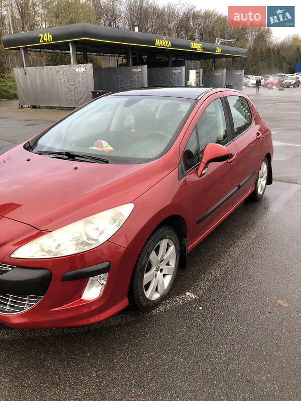 Хэтчбек Peugeot 308 2008 в Львове