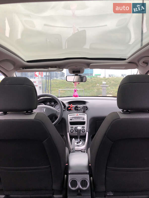 Хэтчбек Peugeot 308 2008 в Львове