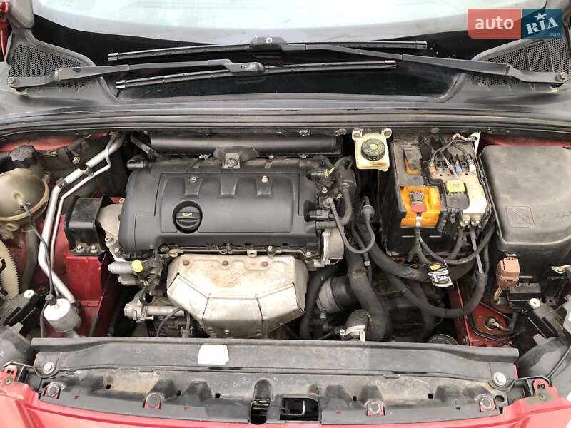 Хэтчбек Peugeot 308 2008 в Львове