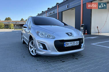 Хэтчбек Peugeot 308 2011 в Виннице