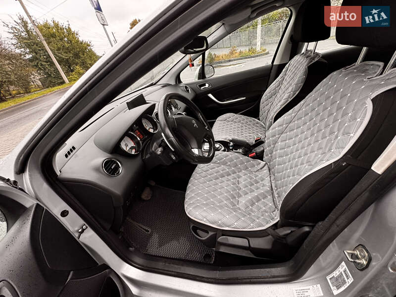 Хэтчбек Peugeot 308 2012 в Изяславе