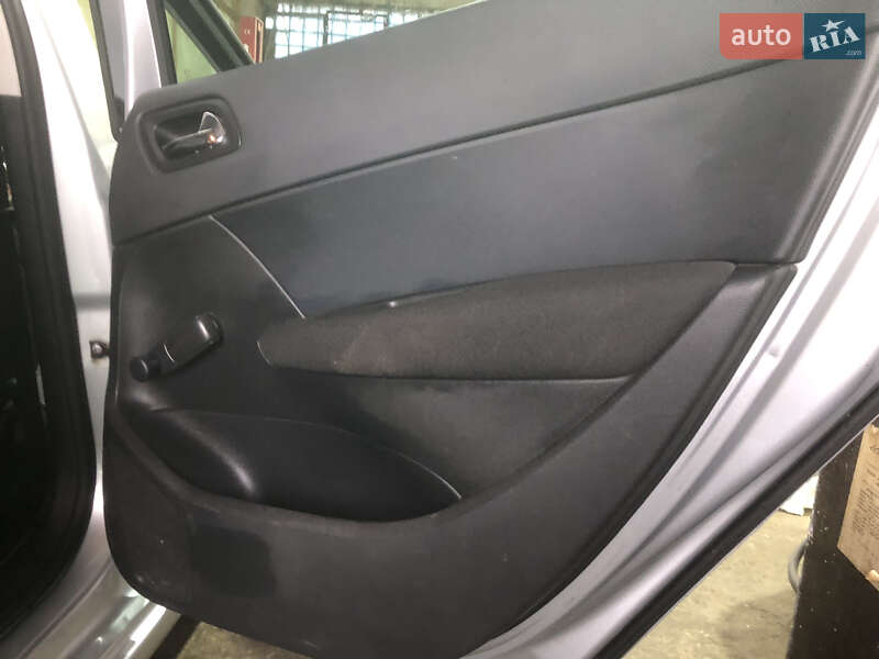 Универсал Peugeot 308 2008 в Николаеве фото 15 Универсал Peugeot 308 2008 в Николаеве