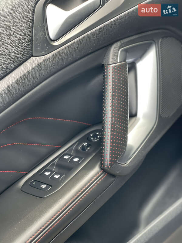 Универсал Peugeot 308 2015 в Стрые