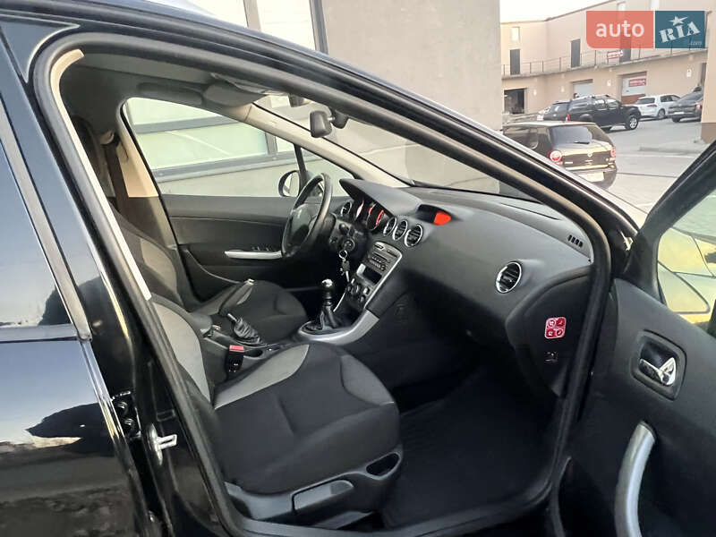 Универсал Peugeot 308 2011 в Тернополе