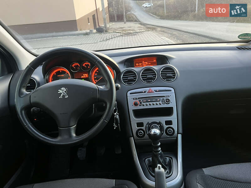 Универсал Peugeot 308 2011 в Тернополе