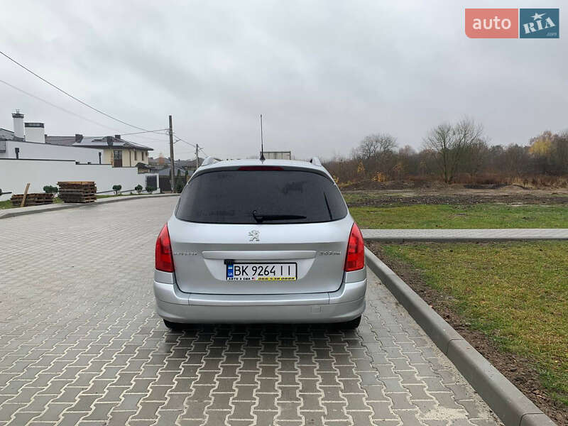 Универсал Peugeot 308 2010 в Ровно