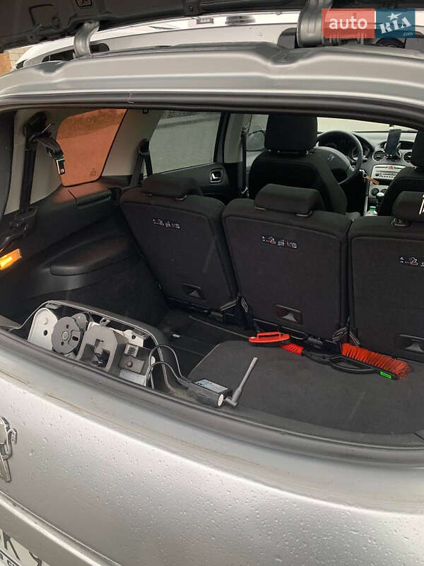 Универсал Peugeot 308 2010 в Ровно