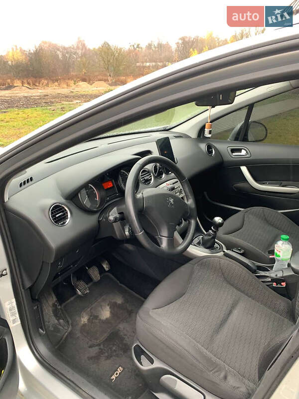 Универсал Peugeot 308 2010 в Ровно