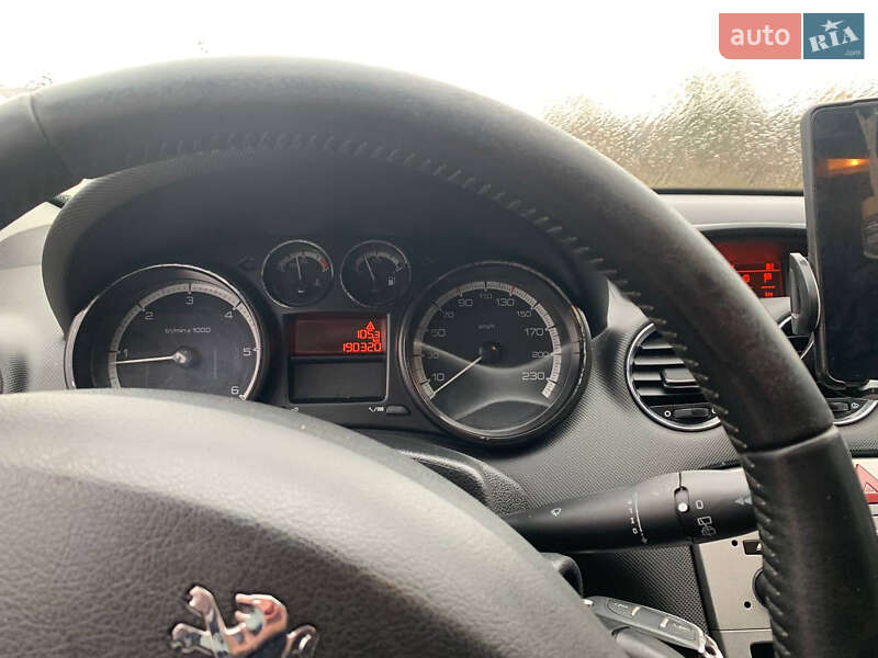 Универсал Peugeot 308 2010 в Ровно