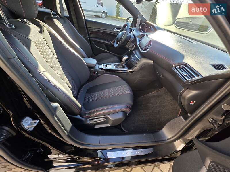 Хэтчбек Peugeot 308 2017 в Ивано-Франковске