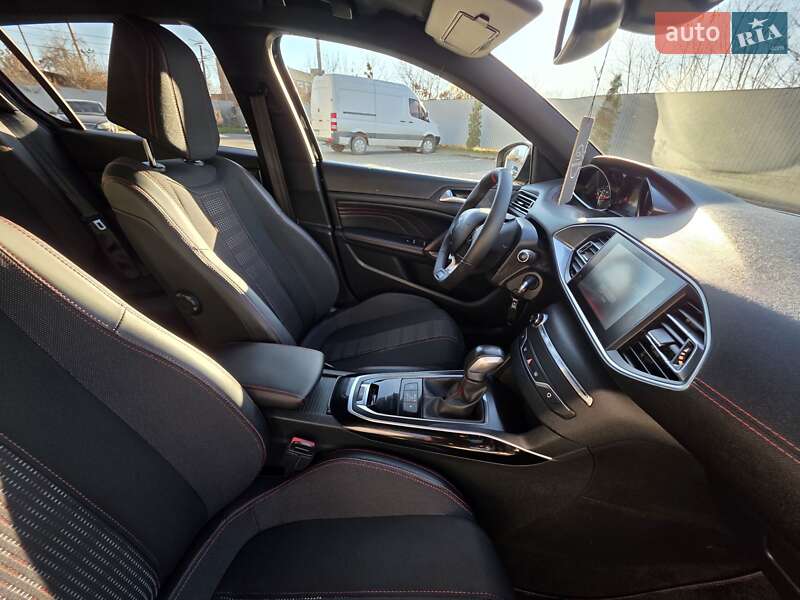 Хэтчбек Peugeot 308 2017 в Ивано-Франковске