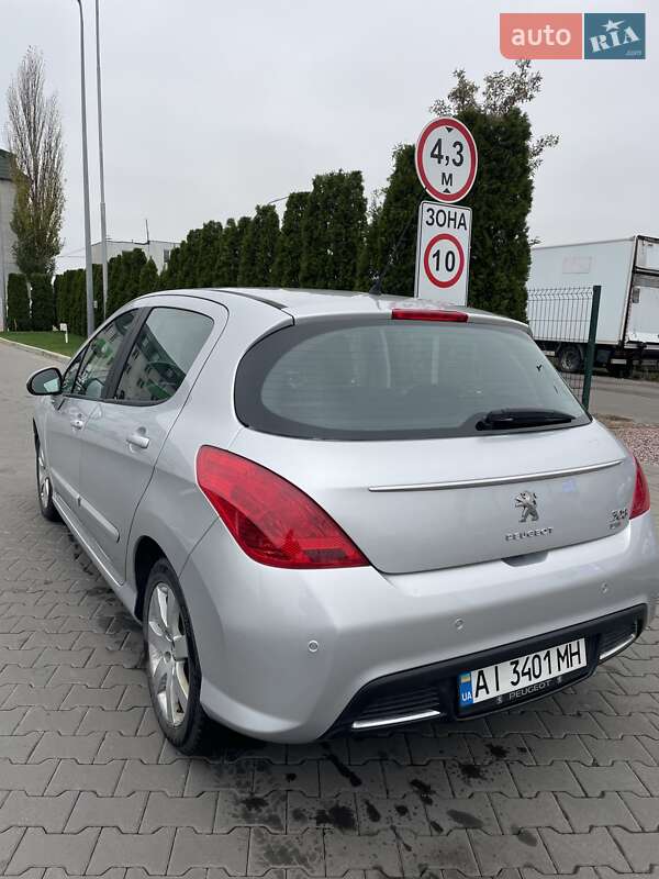 Хэтчбек Peugeot 308 2011 в Киеве