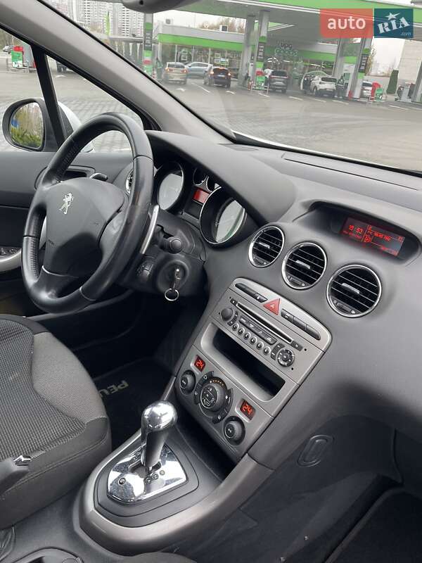 Хэтчбек Peugeot 308 2011 в Киеве
